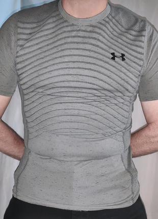 Спорт фирменная футболка under armour.л