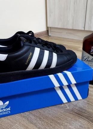 Adidas superstar black