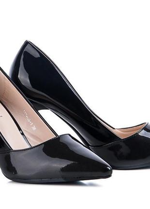 Жіночі шкіряні туфлі на високих підборах seven 0065 чорні