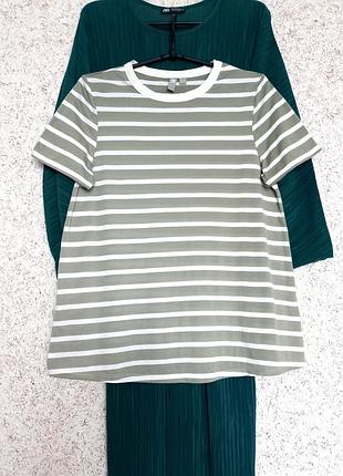 Футболка у смужку полосата