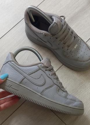 Кроссовки nike air force 1. оригинал. 33,5р