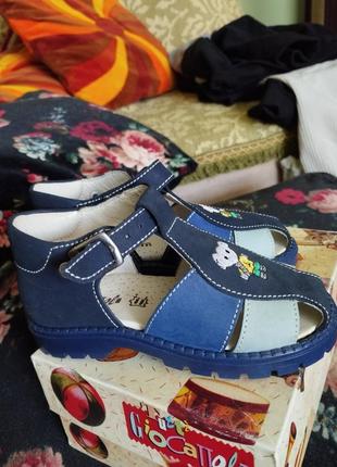 Сандалии детские кожа италия.6 фото