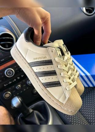 Стильні жіночі кросівки adidas superstar primegreen beige black бежеві