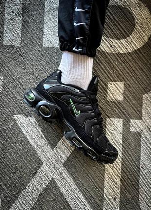 Мужские кроссовки nike air max plus "black/volt"