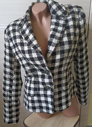 Піджак у клітинку з вовни