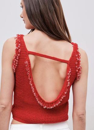 Шикарна плетена в'язана червона майка з відкритою спиною та декорум із намистин