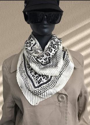 Плиссированный шарфик, платок с леопардовым принтом1 фото