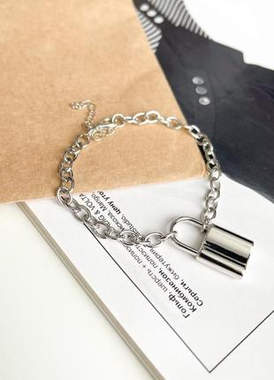 Жіночий браслет на руку з підвіскою замочок / срібний колір