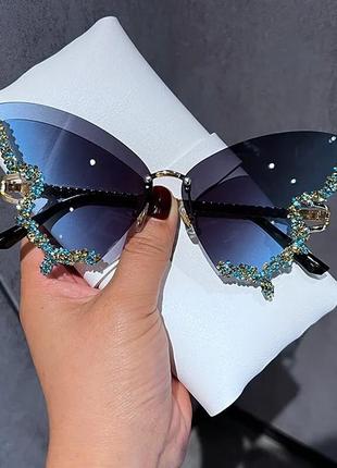Солнцезащитные очки со стразами в виде бабочки y2k, синие, коричневые.
