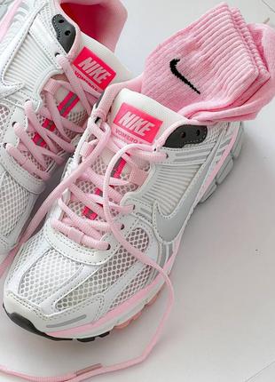 Женские кроссовки nike zoom vomero 5 pink