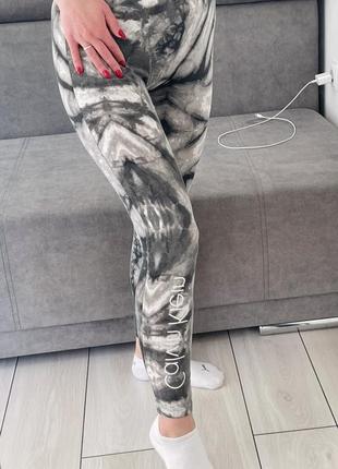 Shorts con estampado animal Glisten CK One de Calvin Klein