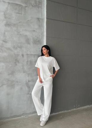 Базовый женский качественный костюм оверсайз футболка и широкие брюки свободного кроя стильный комплект однотонный