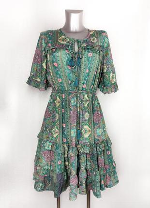 Шелковое короткое платье с рюшем b&b  в цветочек платьице цветочное из шелка шолк шелковое шелк платьишко сукня плаття расклешенное с оборкой сарафан