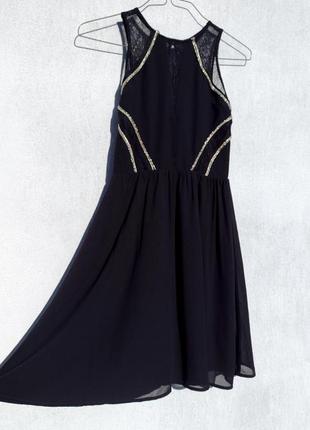 Красивое чёрное платье с гипюром morgan
