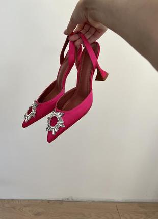 Рожеві босоніжки колір фуксія, туфлі на підборах малинові