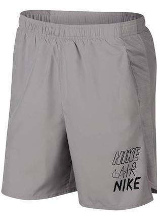 Nike challenger 7 inch short