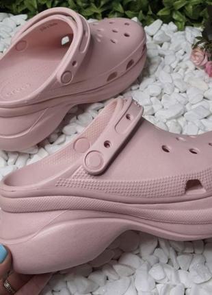 Кроксы crocs classic bae clog крокс на платформе розовые черные оригинал