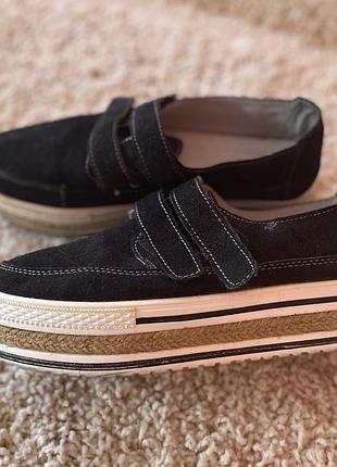 Стильные туфли макасины