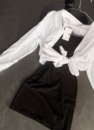 Костюм – черное мини платье и белая рубашка