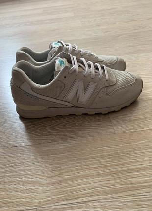 Кроссівки new balance