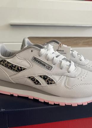 Женские кроссовки reebok