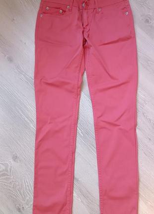 Легкие женские джинсы levi's 524