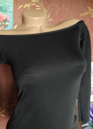 Чорна міні сукня з відкритими плечима від prettylittlething5 фото
