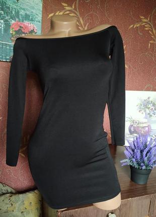 Чорна міні сукня з відкритими плечима від prettylittlething4 фото