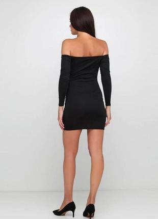 Чорна міні сукня з відкритими плечима від prettylittlething3 фото