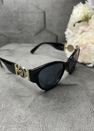 Стильні сонцезахисні окуляри vercase