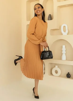 Медное платье с плисерированной юбкой приталенное платье классического кроя