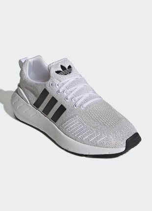 Оригінальні чоловічі кросівки adidas swift run gy3047