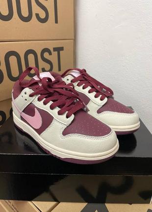 Женские кроссовки nike sb dunk cherry