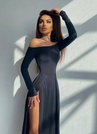 Неймовірна трикотажна сукня з розрізами довга максі з рукавами по фігурі вільного крою