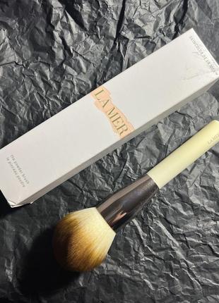 La mer powder brush