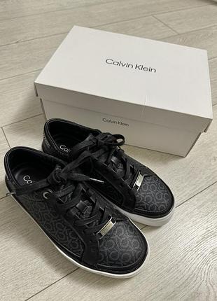 Чорні жіночі кеди від calvin klein