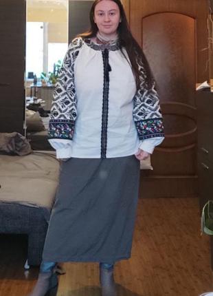 Сучасна борщівська жіноча вишиванка, вишита сорочка, українського бренду motyv4 фото