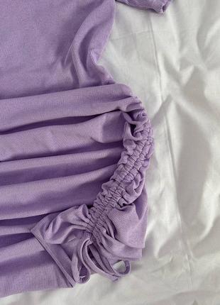 Женское мини платье с затяжками в рубчик4 фото
