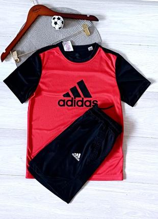 Спортивные  шорты и футболка  adidas