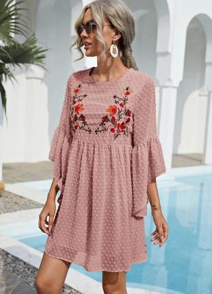 Пудровое платье с вышивкой shein