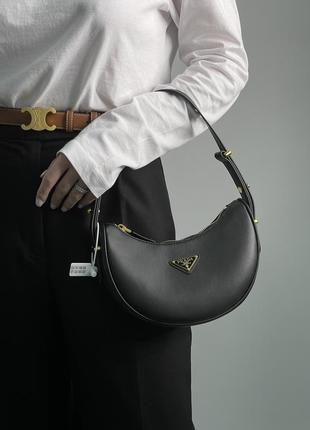 Сумка prada arque leather shoulder bag black