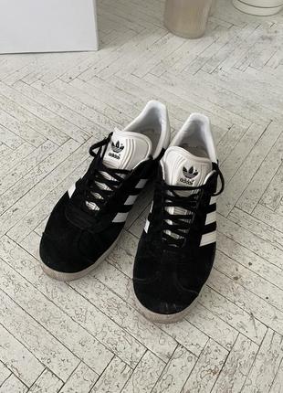 Чорні кросівки adidas gazelle