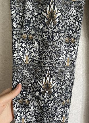 Принтованные эластичные брюки 2