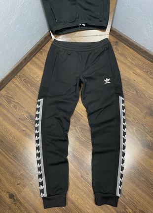 Спортивные штаны free adidas
