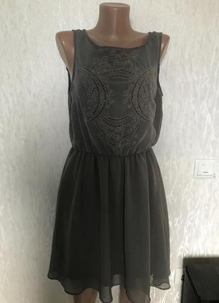 Красивое фирменное платье 10 серого цвета2 фото