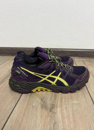 Жіночі трекінгові туристичні кросівки asics gore-tex 37.5