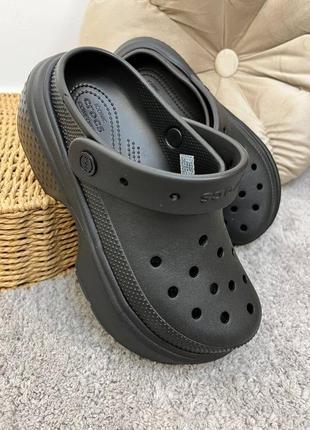 Женские кроксы на платформе crocs stomp clog black