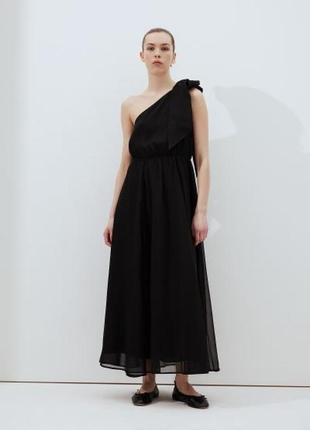 Плаття на одне плече