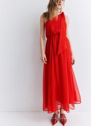 Плаття на одне плече