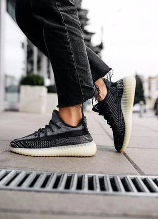 Женские кроссовки adidas yeezy boost 350 v2 asriel адидас изи буст черного с серым цветами